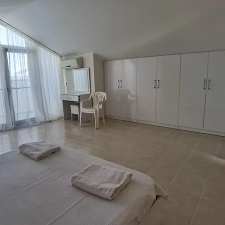 Bitur Park E5 3-bedroom With Shared Pool & Appartement