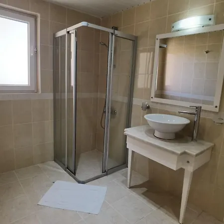 Bitur Park E5 3-bedroom With Shared Pool & Appartement