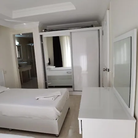 Bitur Park E5 3-bedroom With Shared Pool & Fethiye
